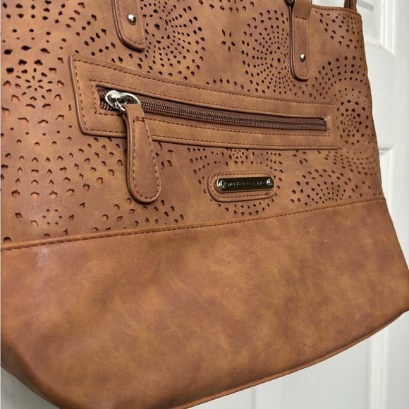 Stone Mountain Nubuck Perforated Tote EUC - Picture 9 of 11